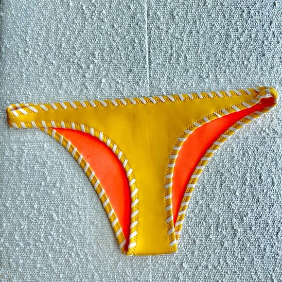 Triangl Swimwear Bikini Bottom Size Small - Picture 1 of 6